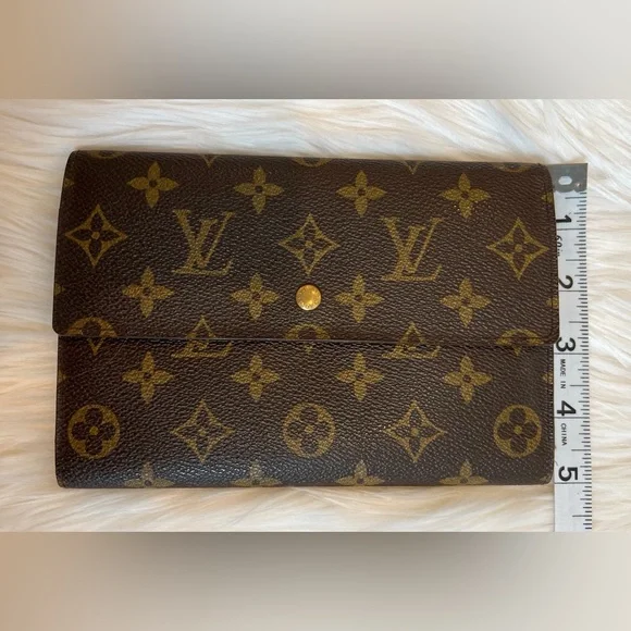Louis Vuitton Monogram Passport Organizer Wallet - Picture 12 of 13